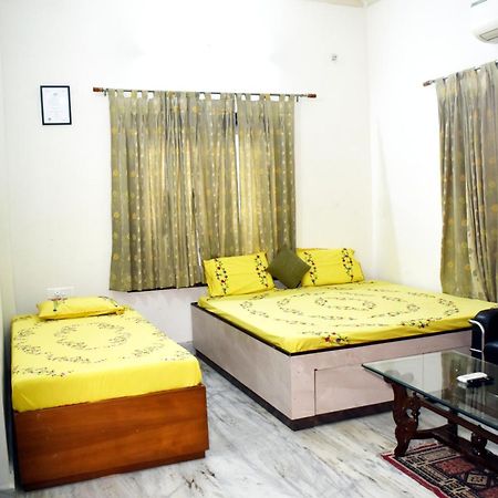 Ramaya Home Stay Varanasi Bagian luar foto