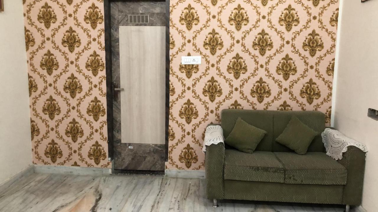 Ramaya Home Stay Varanasi Bagian luar foto