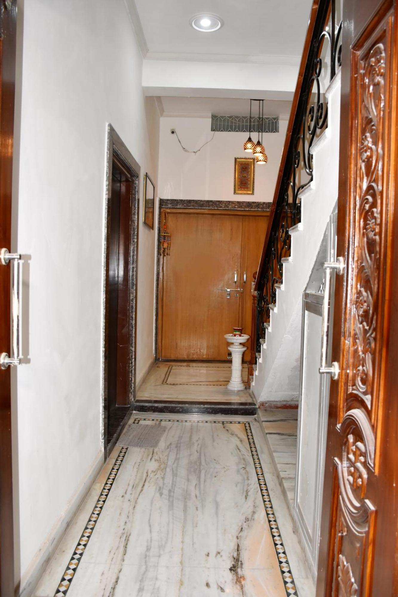Ramaya Home Stay Varanasi Bagian luar foto