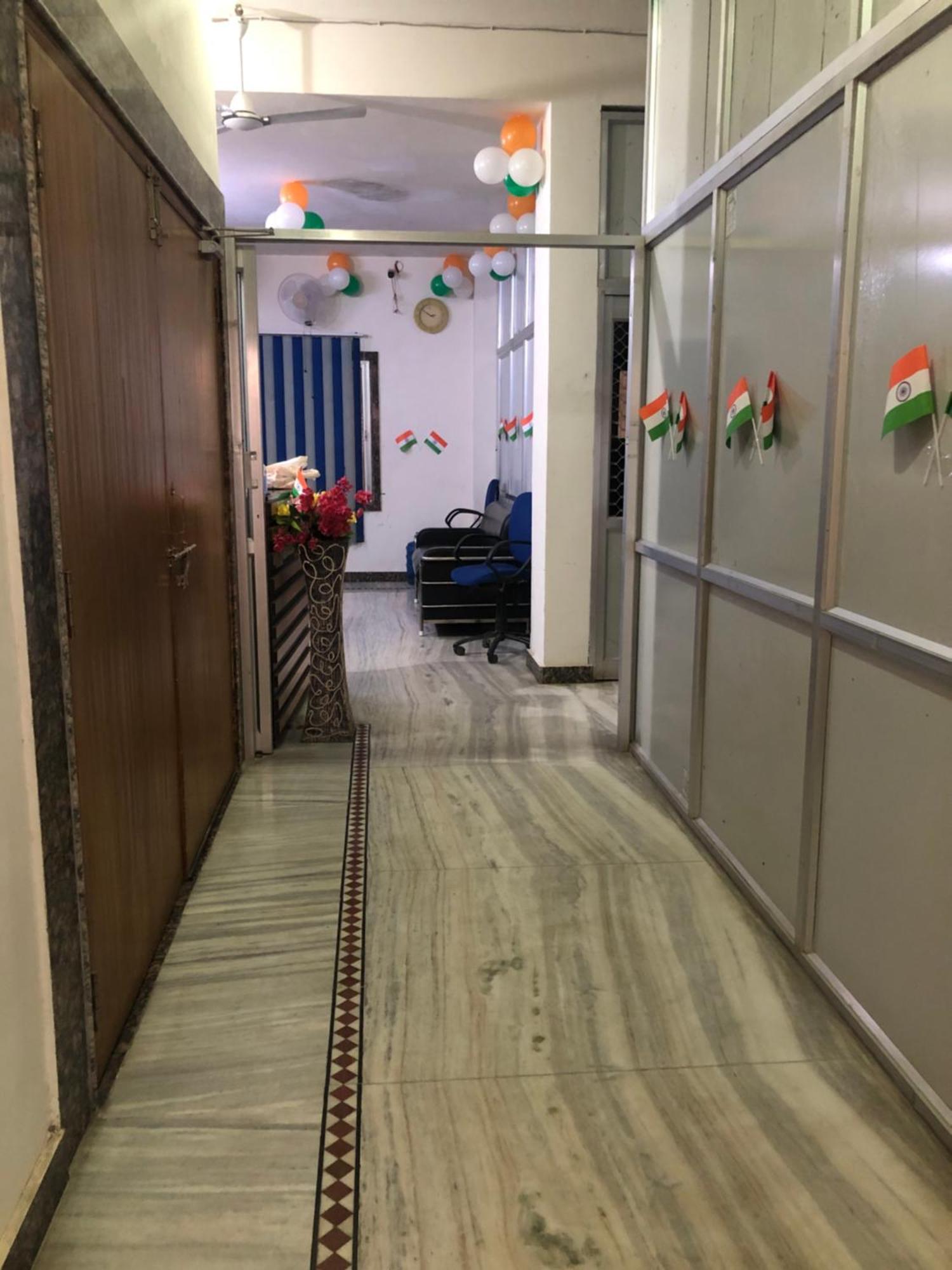Ramaya Home Stay Varanasi Bagian luar foto