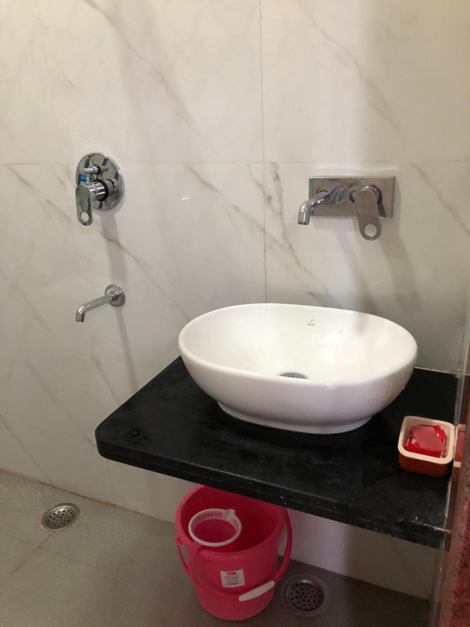 Ramaya Home Stay Varanasi Bagian luar foto