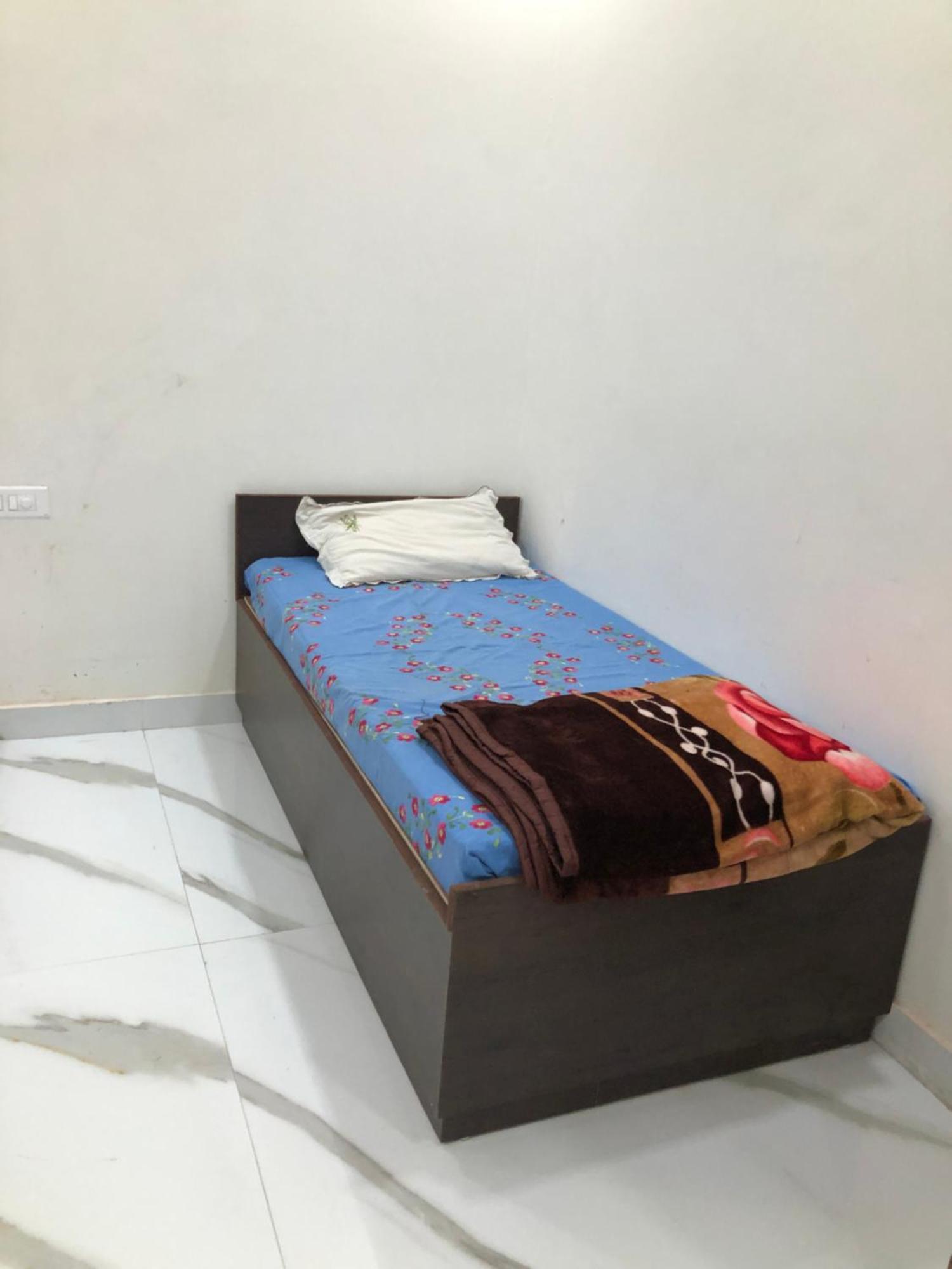 Ramaya Home Stay Varanasi Bagian luar foto
