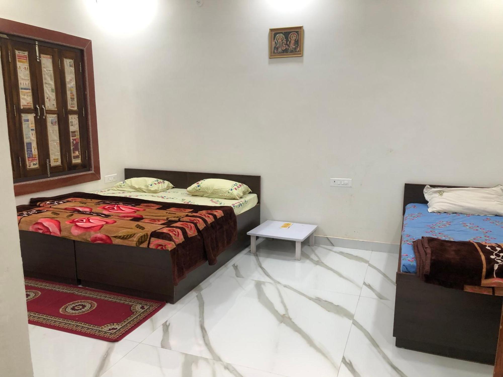 Ramaya Home Stay Varanasi Bagian luar foto