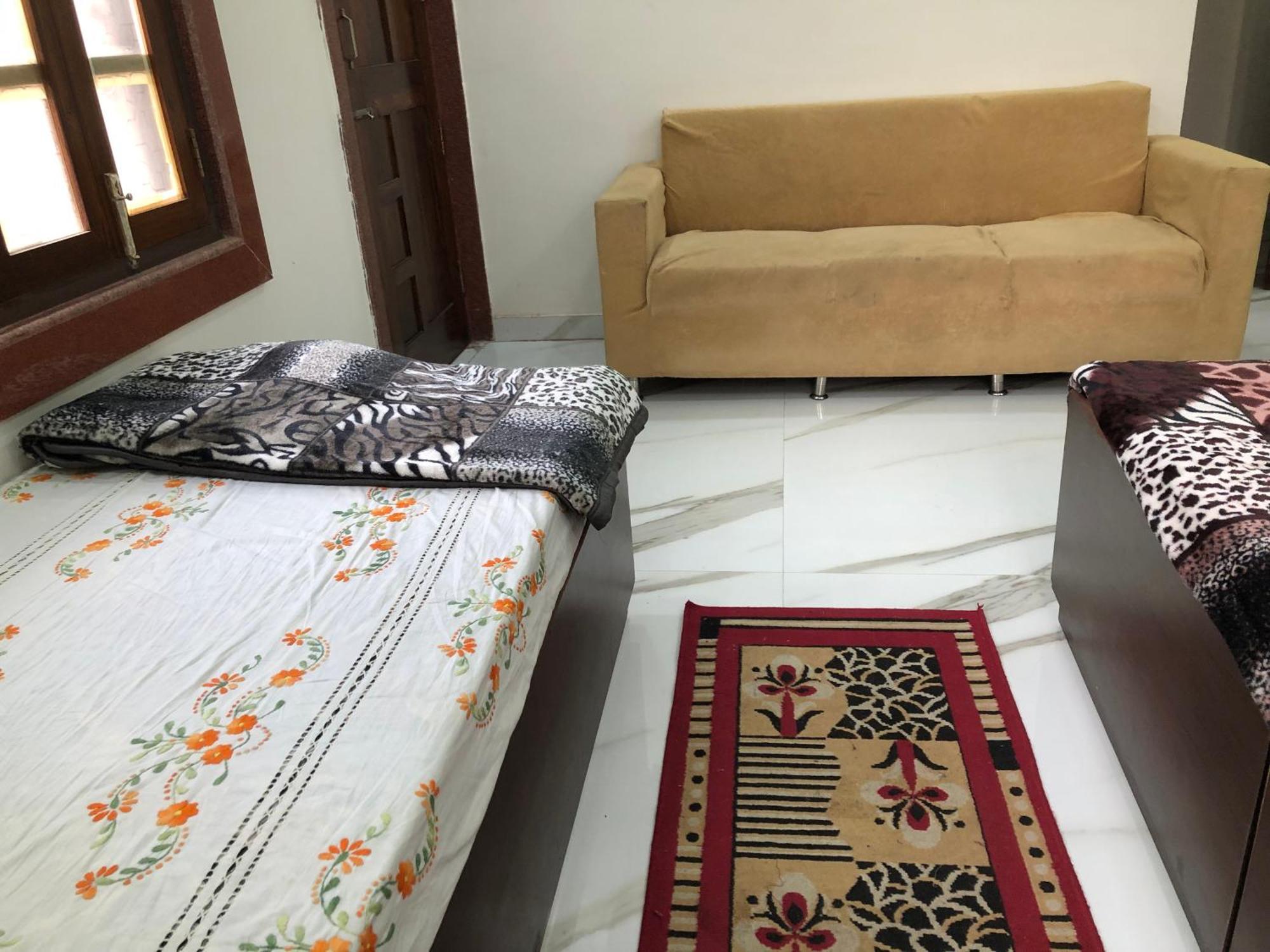 Ramaya Home Stay Varanasi Bagian luar foto