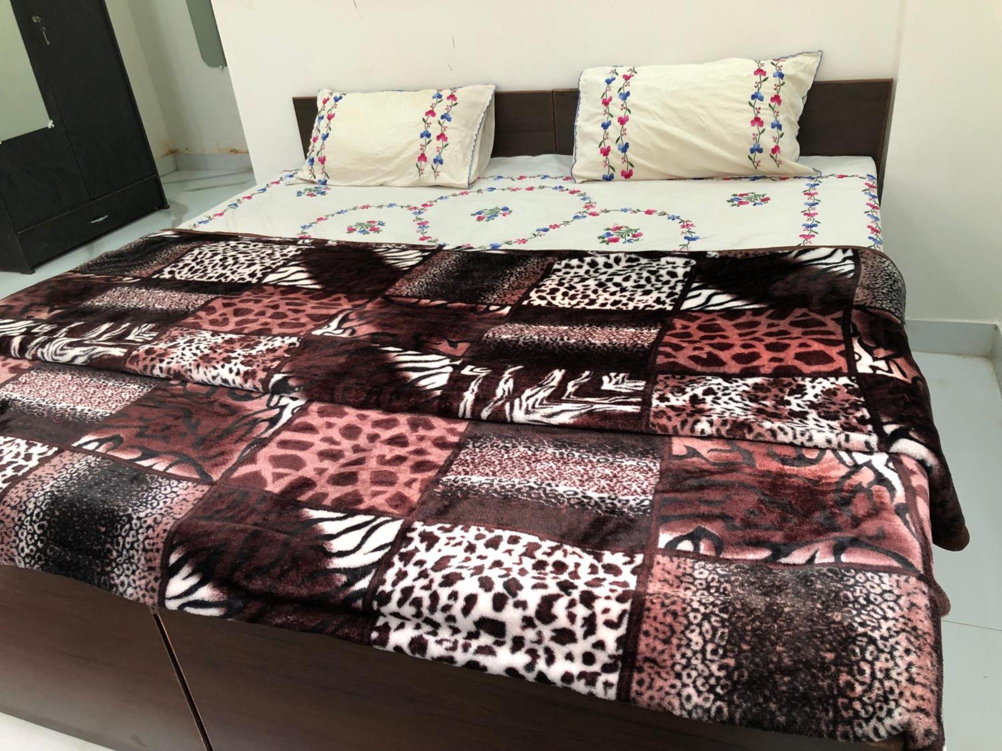 Ramaya Home Stay Varanasi Bagian luar foto