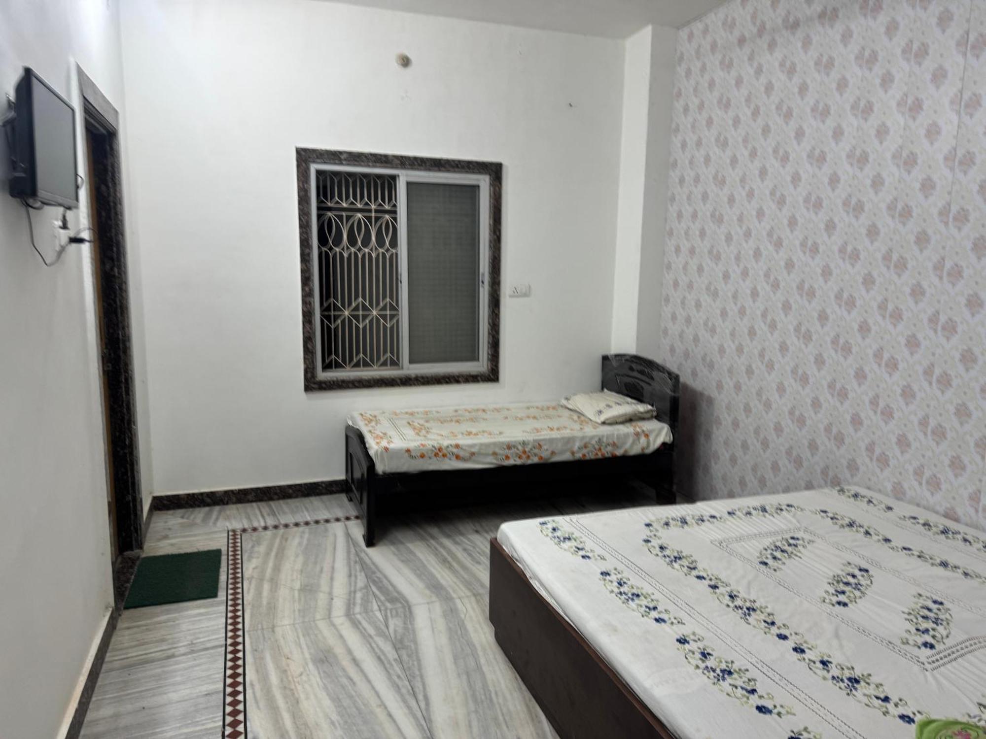 Ramaya Home Stay Varanasi Bagian luar foto